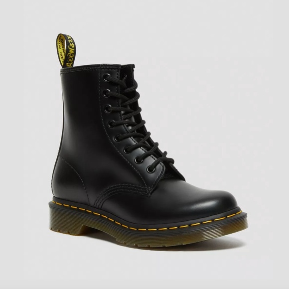 NEW 1460 W Smooth Leather Dr Martens Smooth Black (Women's) - Picture 1 of 8